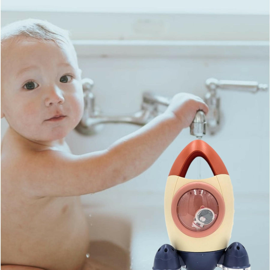 Bath Toy No Need for Batteries Space Rocket Spray Water Toy For Kids And Toddlers