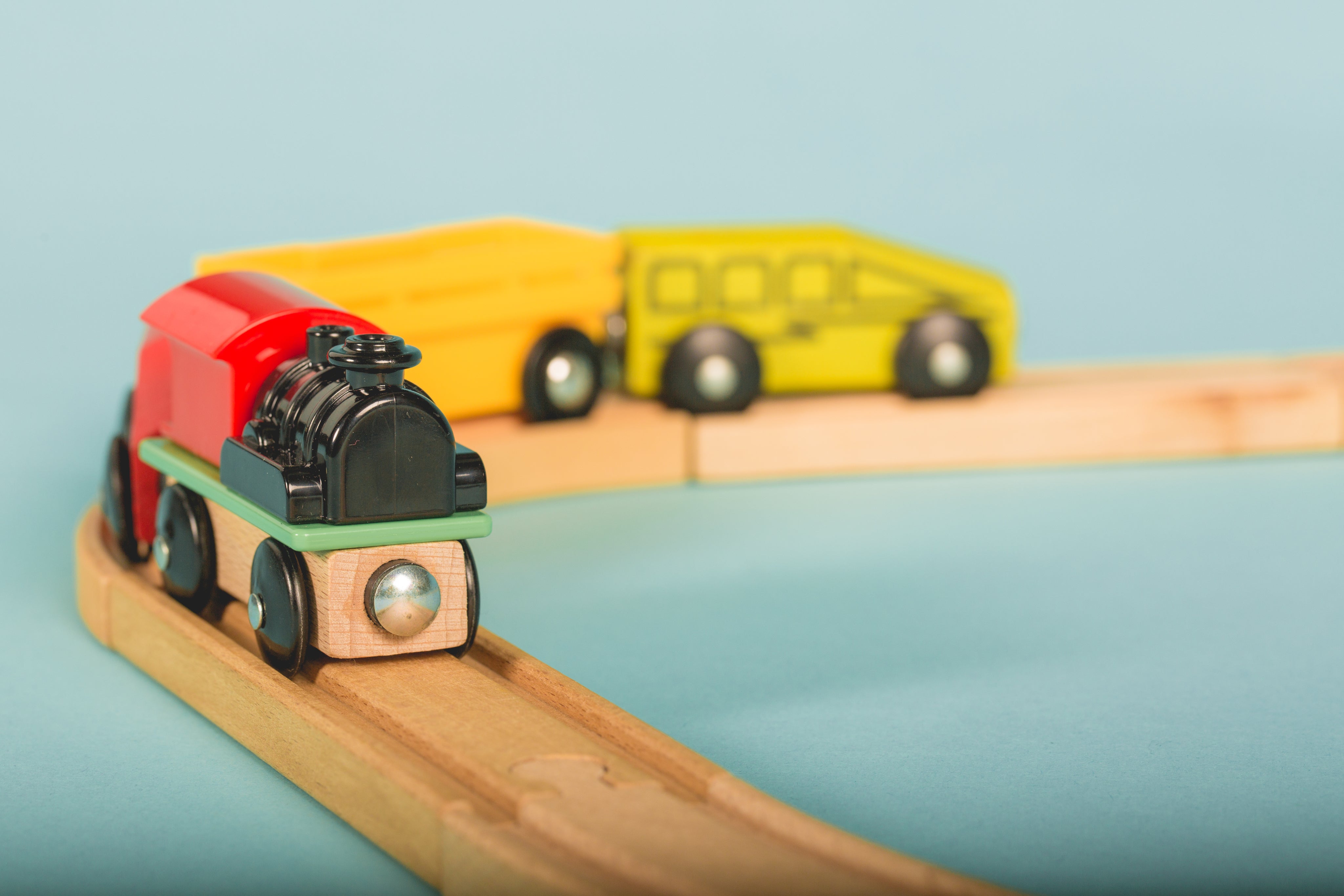 wooden-toy-train GN Universe